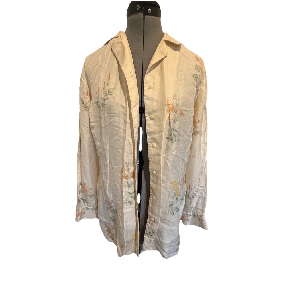 Wworth Worth vintage long sleeve button-up shirt 100% Silk subtle floral print